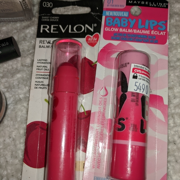 Makeup Bundle - Picture 12 of 12